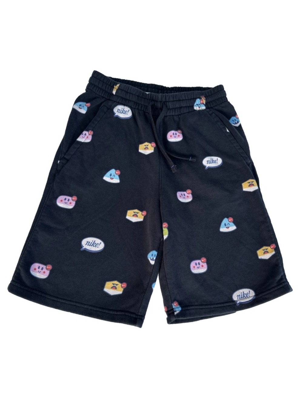 NIKE Sportswear AOP Moji Alumni Shorts Kids XL Black Emoji Air Max DJ9872-010